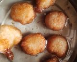 A picture of step 6 of Dahi Wada.