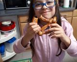 Foto del passaggio 24 della ricetta Bretzel senza glutine