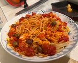 Hình bước làm 6 của món Mì Linguine với cá cờ sốt cà chua và quả ô liu