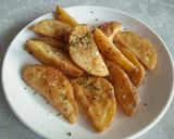 Foto langkah ke 5 dari resep Potato Wedges.