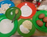 Foto langkah ke 1 dari resep Bolu kukus singkong.