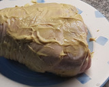 Foto del paso 2 de la receta: Codillo con mostaza, miel, cebolla y piña en olla slow cook