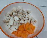 Foto langkah ke 1 dari resep Tumis ayam,jamur,wortel.