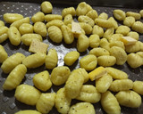 Foto del paso 1 de la receta: Gnocchi rostizados con espárragos y puerro