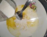 A picture of step 2 of Egg cheese roll.