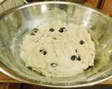A picture of step 2 of Blueberry cup cake.