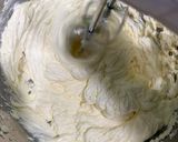 Gambar langkah 12 resipi Carrot Cake.
