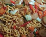 Foto langkah ke 6 dari resep Oseng mi burung dara.