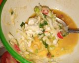Foto langkah ke 1 dari resep Martabak Telur Sayur.