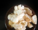 A picture of step 1 of Makhana choco candy.