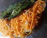 Foto del paso 6 de la receta: Omelette de espinaca relleno con tomate, pepino y zanahoria