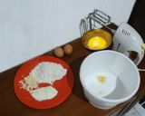Foto langkah ke 1 dari resep Bolu Keju Panggang Ekonomis.