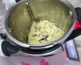 Foto del paso 4 de la receta: Crema de nabo con chirivía y crujiente de jamón