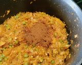 A picture of step 4 of Cabbage Dry Curry.