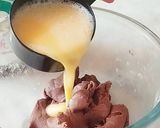 Foto langkah ke 3 dari resep Chocolate Mochi Bread.