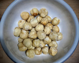 Foto del paso 4 de la receta: Vieiras en crema de setas y avellanas al aroma del tomillo