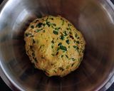 A picture of step 2 of Methi Thepla.