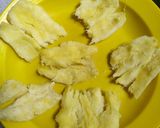 Foto langkah ke 2 dari resep Tape singkong goreng tepung.
