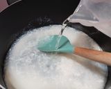 Foto langkah ke 1 dari resep Puding Lapis Anyaman Tiga Rasa.