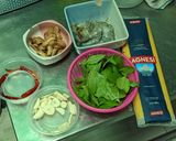 รูปขั้นตอนการทำที่ 1 ของ สปาเก็ตตี้พริกแห้งกุ้ง
