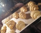 Pas rețetă Croissante cu unt 🥐 9 fotografie