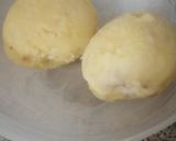 A picture of step 1 of Potatoes Maggi roll.