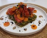 Foto del paso 7 de la receta: Ensalada fría de judías verdes con tomate rosa y arena de aceitunas negras