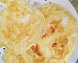 Foto langkah ke 3 dari resep Telur dadar tipis.