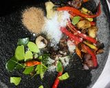 Foto langkah ke 2 dari resep Pecak Terong Bakar Pedas Santan.