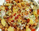 A picture of step 6 of Street Style Chana chaat.
