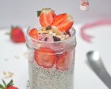 Foto langkah ke 3 dari resep Strawberry Sorbet Chia Overnight Oats.