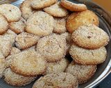 गुबगुबीत फुगलेले जाळीदार अनारसे (anarse recipe in marathi) रेसिपी स्टेप 8 फोटो 