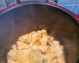 Une image de l'étape 1 de Poulet avec carottes et champignons à la crème curry au cookeo.
