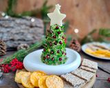 Foto del passaggio 5 della ricetta Albero di Natale di formaggio e frutta secca