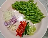 Foto langkah ke 1 dari resep Tumis Luncheon Ayam dan Buncis.