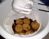 Foto del paso 2 de la receta: Bizcochuelo clásico con dulce de leche y merengue..