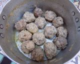 Foto del paso 2 de la receta: Albóndigas cocinadas al disco: 2 variantes con puré a las 3 pimientas