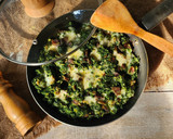 Foto del paso 6 de la receta: 🥘 Revuelto de remolacha, hojas de remolacha, huevo y muzzarella 🥘 Receta de aprovechamiento