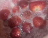 A picture of step 1 of Strawberry ice-cream chocolate.