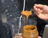 Foto del paso 3 de la receta: Frappé de café sabor caramelo refrescante🧋🟤🧊