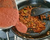 A picture of step 3 of Egg Lababdar.