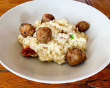 Foto del paso 9 de la receta: Risotto con tomates secos y albondiguitas
