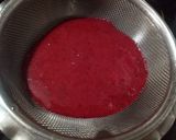 A picture of step 10 of Strawberry panna cotta.