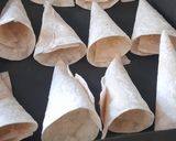 Foto del paso 1 de la receta: Conitos de tortilla con mousse de palta