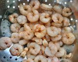 Foto del paso 2 de la receta: Revuelto de grelos con gambas y arroz con semillas