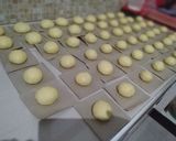 Foto langkah ke 2 dari resep Donat empuk ekonomis ala chef imam abu salman.
