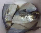 Foto langkah ke 1 dari resep Ikan Kembung Kuah Asam.