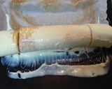 Foto del paso 5 de la receta Postre navideño. Tronco relleno de crema pastelera y cobertura de chocolate