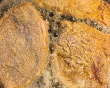 Foto del paso 9 de la receta: Filetes de cerdo rebozados y salsa de champiñón 🇩🇪 // Jägerschnitzel