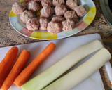 Foto del paso 1 de la receta: Albóndigas en salsa de puerros y zanahoria